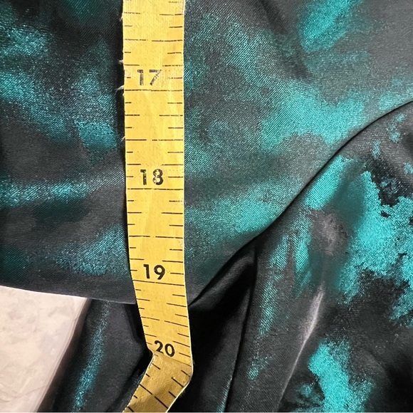 Emerald Shine Effect Blazer - Picture 4 of 11